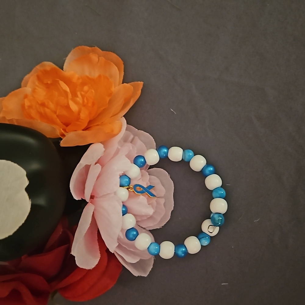 NWOT Blue Ribbon Memory Wired Bracelet 1027